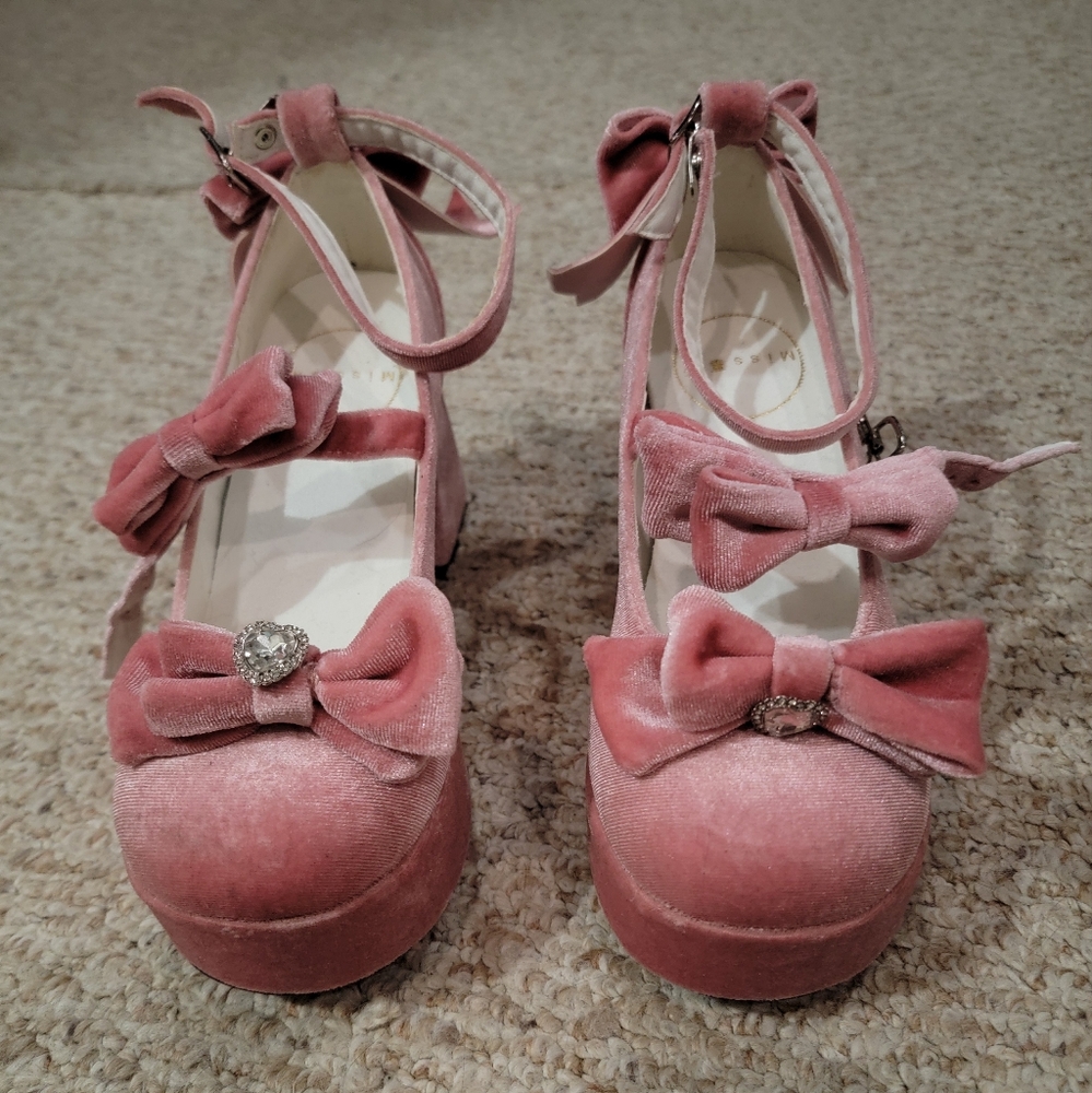 New Pink Velvet Herls with Bows